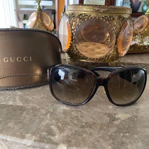 Gucci Vintage early 2000’s sunglasses